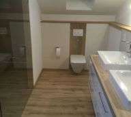 Waschbecken-Toilette-Dusche.JPG